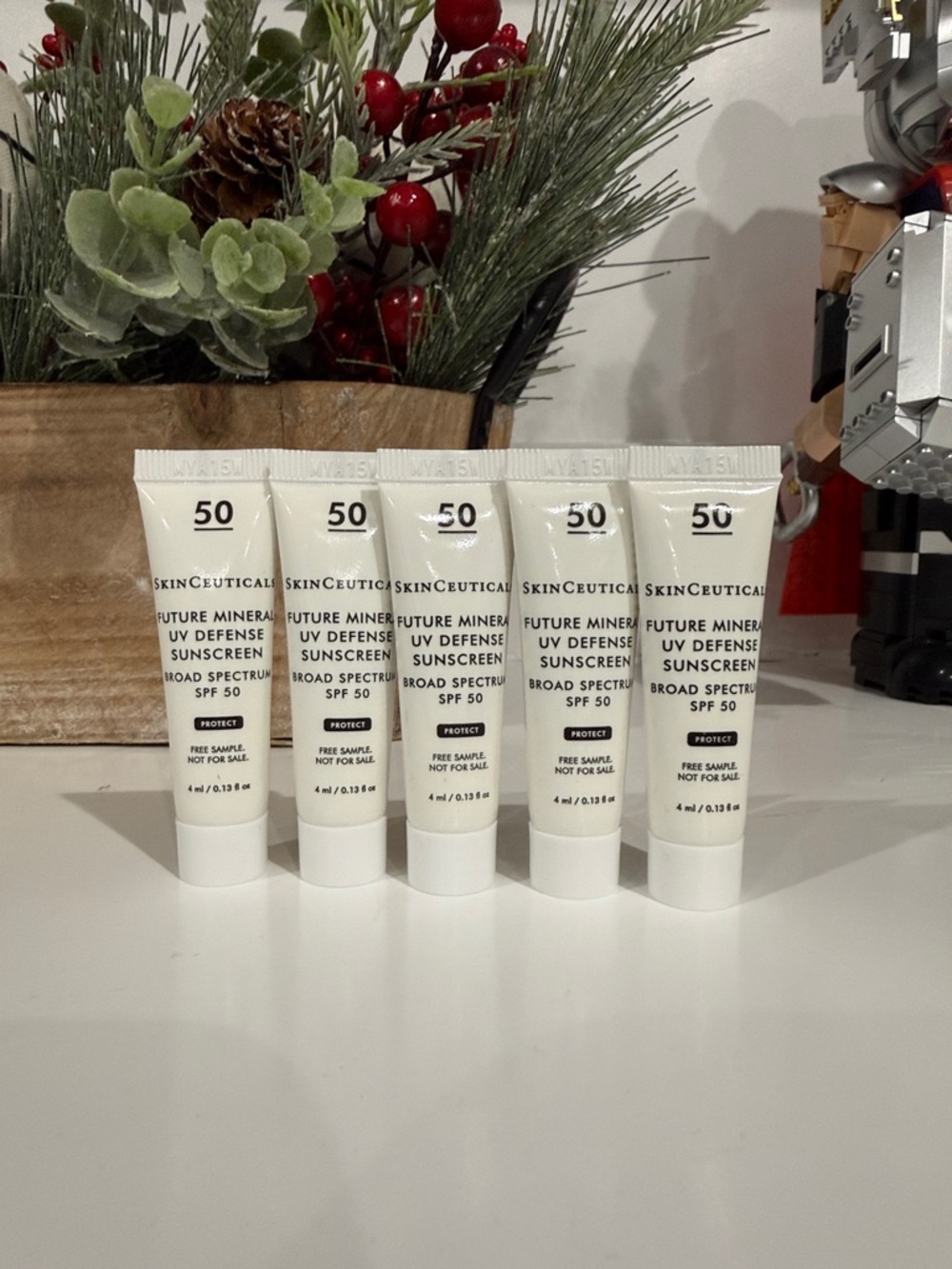 New SkinCeuticals Future Mineral UV Defense SPF 50 broad spectrum 4 ml x 5 pc